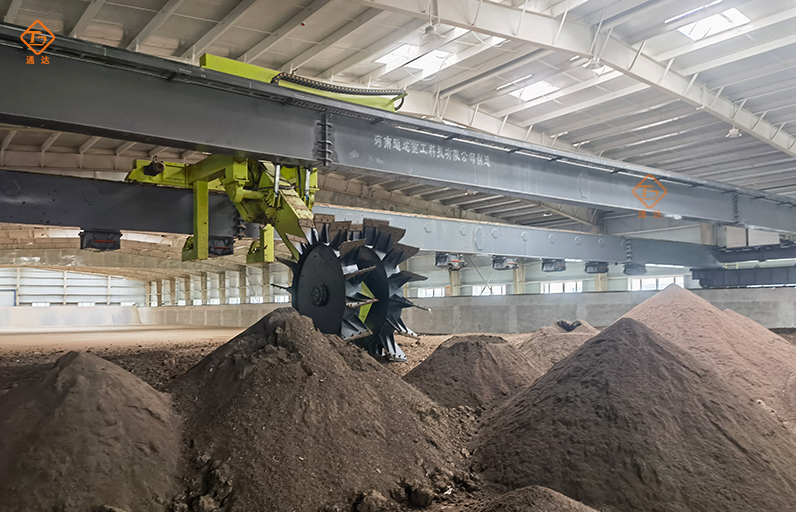 大跨度葉輪槽式翻拋機結構工作方式 大跨度葉輪槽式翻拋機結構工作方式